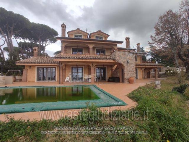 casa indipendente in vendita a Grottaferrata