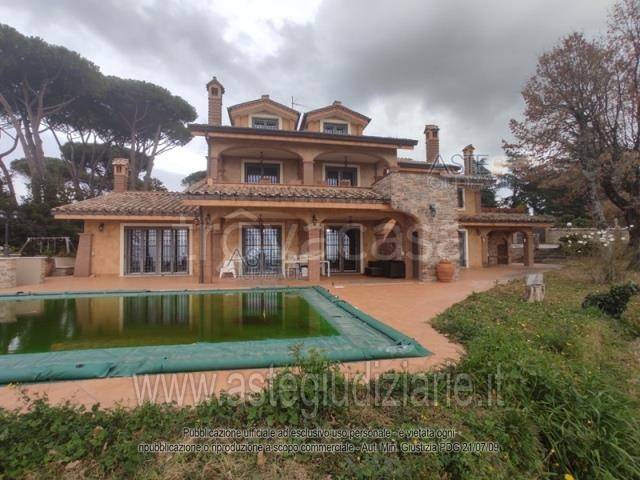 casa indipendente in vendita a Grottaferrata