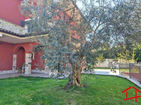 casa indipendente in vendita a Grottaferrata