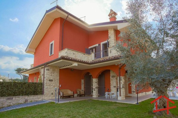 casa indipendente in vendita a Grottaferrata