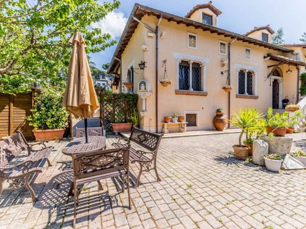 casa indipendente in vendita a Grottaferrata