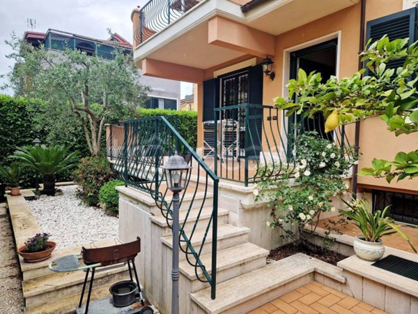 casa indipendente in vendita a Grottaferrata