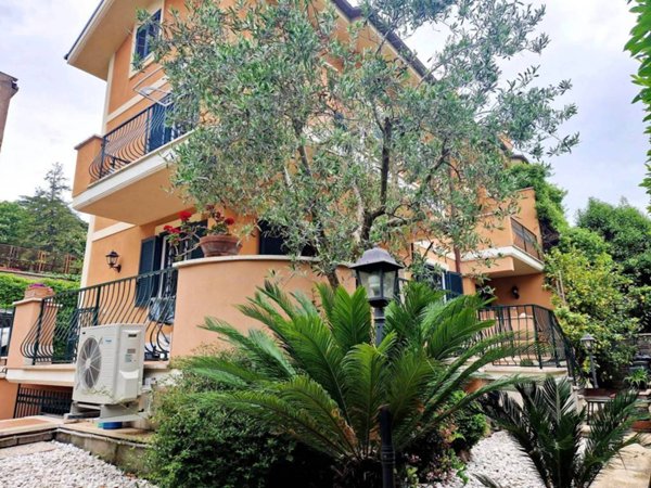casa indipendente in vendita a Grottaferrata