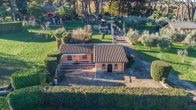 casa indipendente in vendita a Grottaferrata