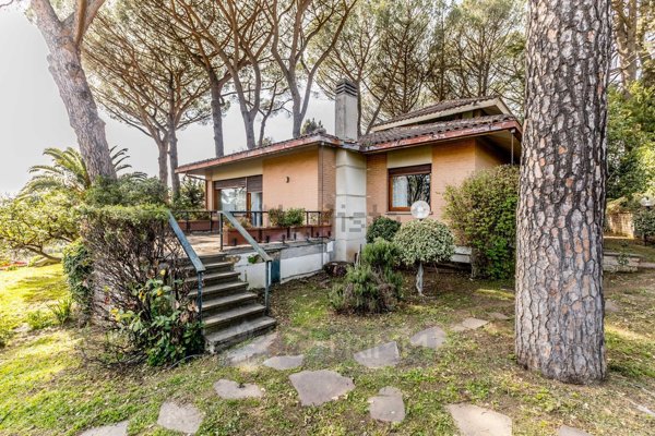 casa indipendente in vendita a Grottaferrata
