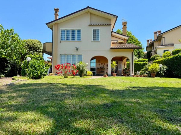 casa indipendente in vendita a Grottaferrata