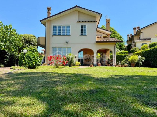 casa indipendente in vendita a Grottaferrata