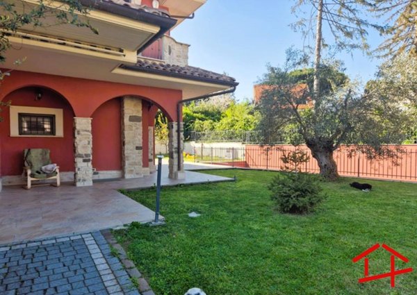 casa indipendente in vendita a Grottaferrata