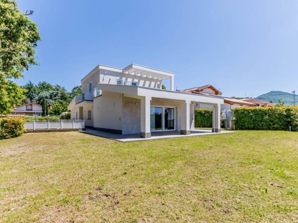 casa indipendente in vendita a Grottaferrata