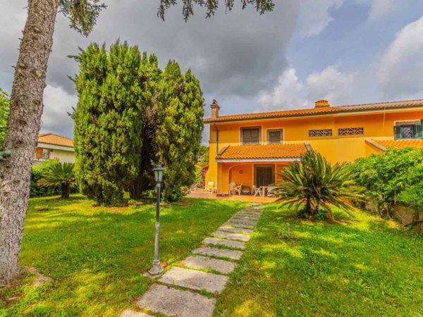 casa indipendente in vendita a Grottaferrata
