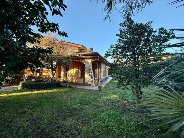 casa indipendente in vendita a Grottaferrata