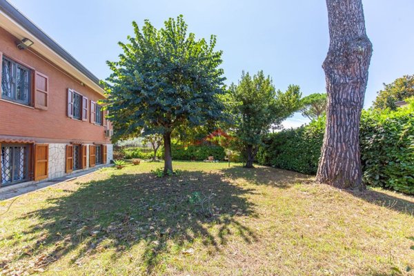 casa indipendente in vendita a Grottaferrata