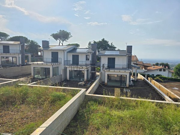 casa indipendente in vendita a Grottaferrata