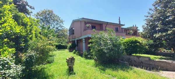 casa indipendente in vendita a Grottaferrata