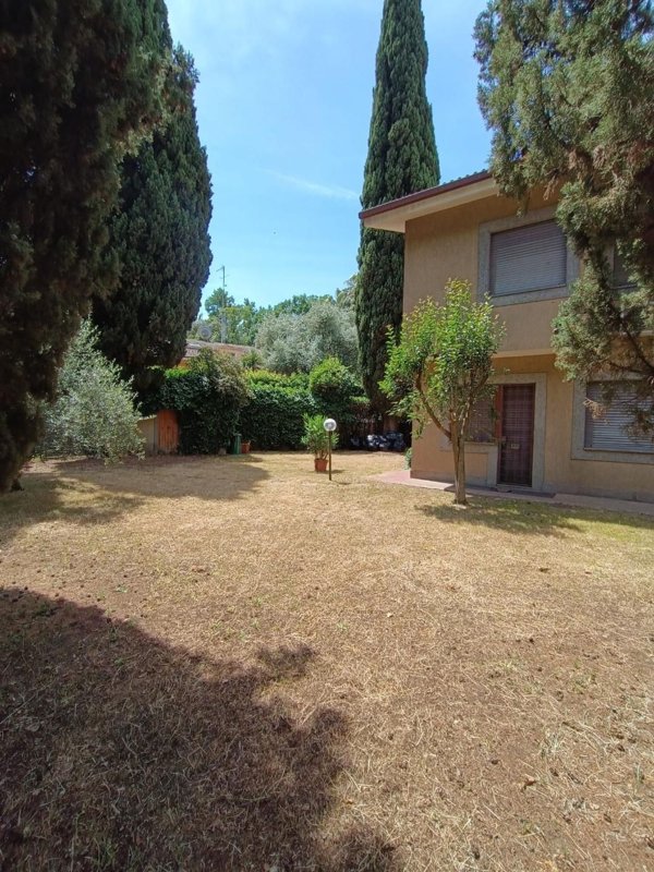 casa indipendente in vendita a Grottaferrata