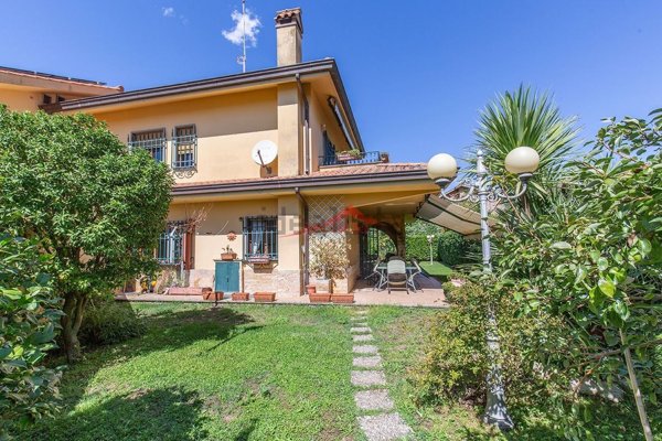 casa indipendente in vendita a Grottaferrata
