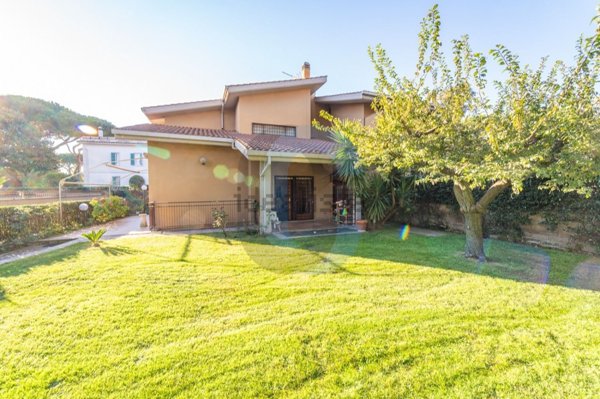 casa indipendente in vendita a Grottaferrata