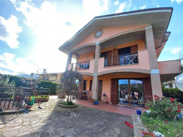 casa indipendente in vendita a Grottaferrata