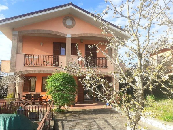 casa indipendente in vendita a Grottaferrata