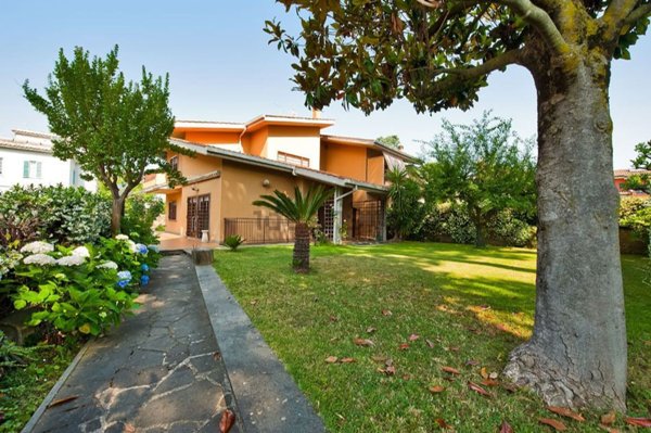 casa indipendente in vendita a Grottaferrata