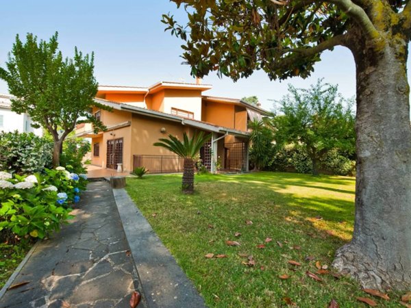 casa indipendente in vendita a Grottaferrata