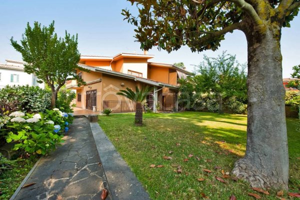 casa indipendente in vendita a Grottaferrata