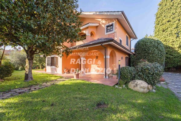 casa indipendente in vendita a Grottaferrata