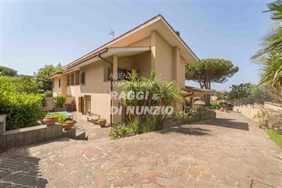 casa indipendente in vendita a Grottaferrata