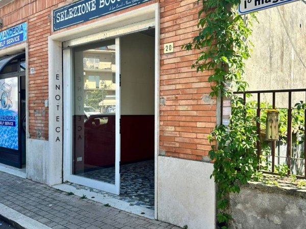 negozio in vendita a Grottaferrata