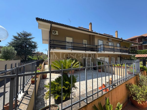 casa indipendente in vendita a Grottaferrata