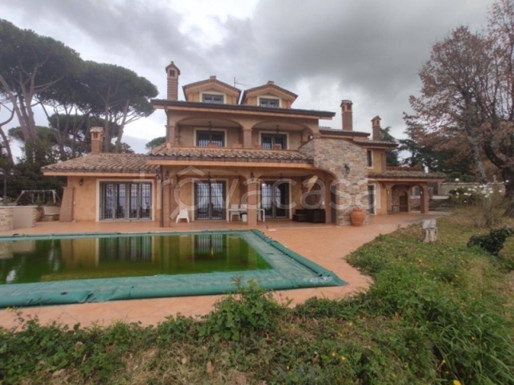 casa indipendente in vendita a Grottaferrata