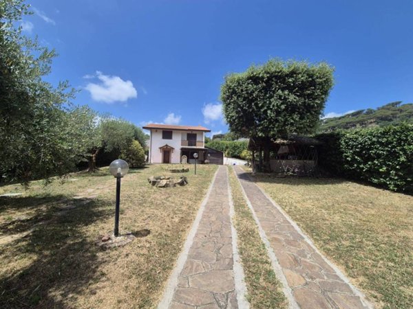 casa indipendente in vendita a Grottaferrata in zona Molara
