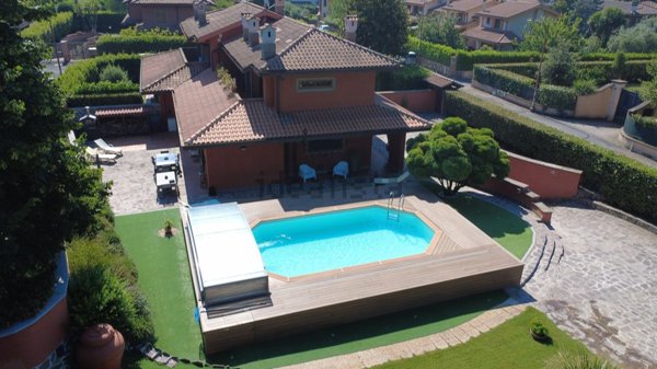 casa indipendente in vendita a Grottaferrata