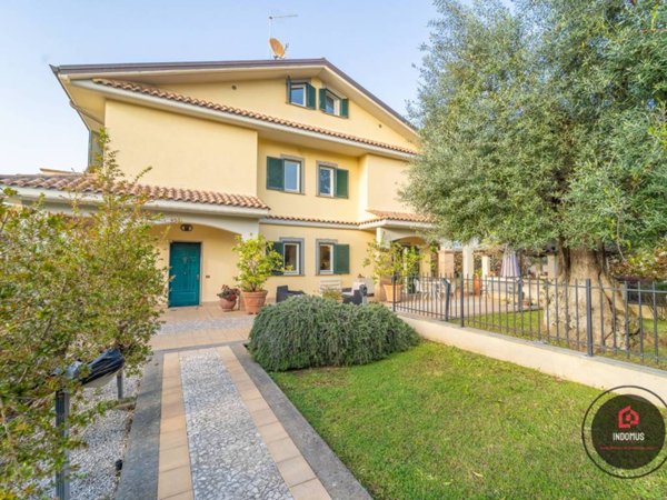 casa indipendente in vendita a Grottaferrata