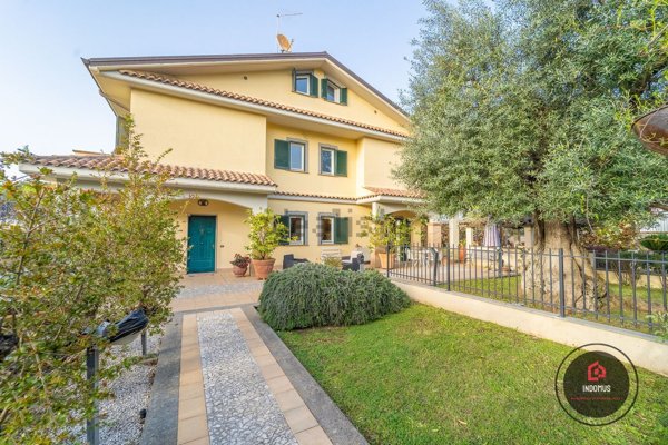 casa indipendente in vendita a Grottaferrata