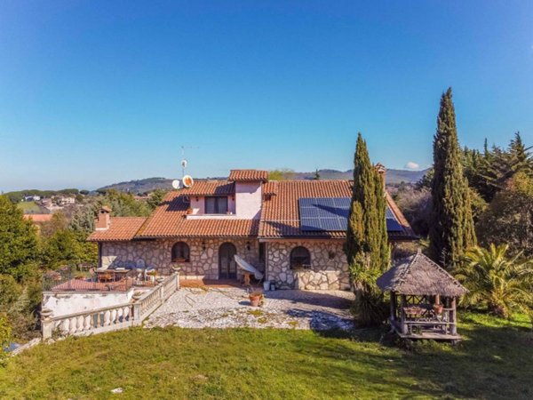 casa indipendente in vendita a Grottaferrata