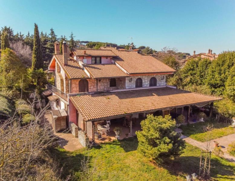 casa indipendente in vendita a Grottaferrata
