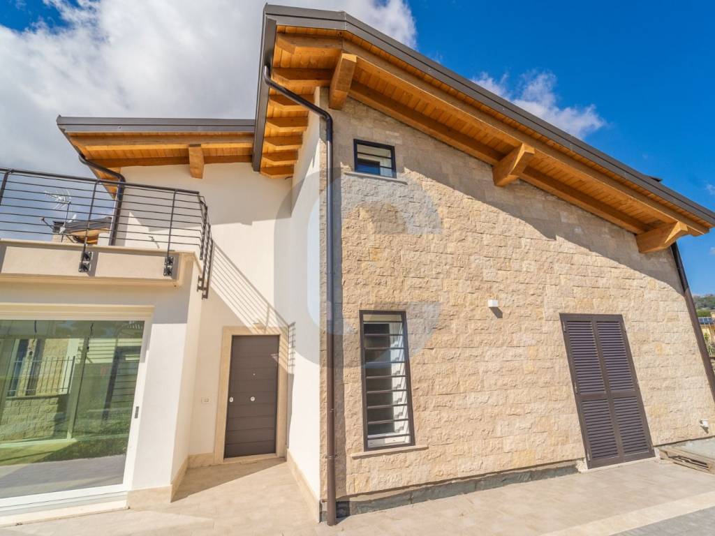 casa indipendente in vendita a Grottaferrata