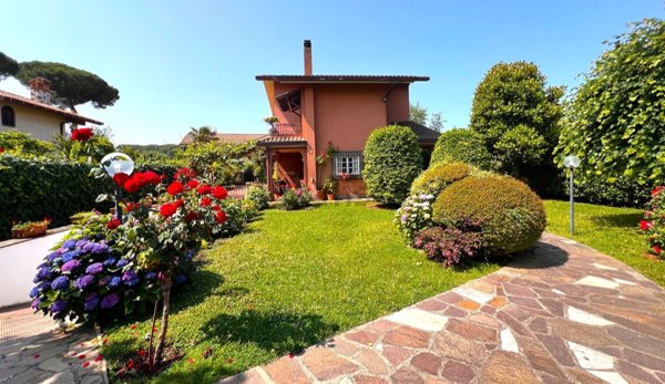 casa indipendente in vendita a Grottaferrata