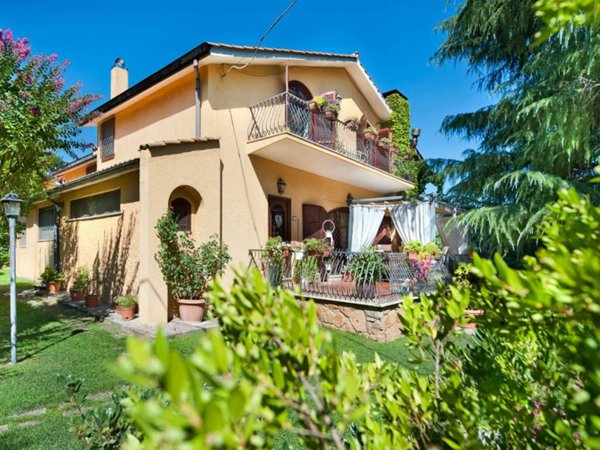 casa indipendente in vendita a Grottaferrata