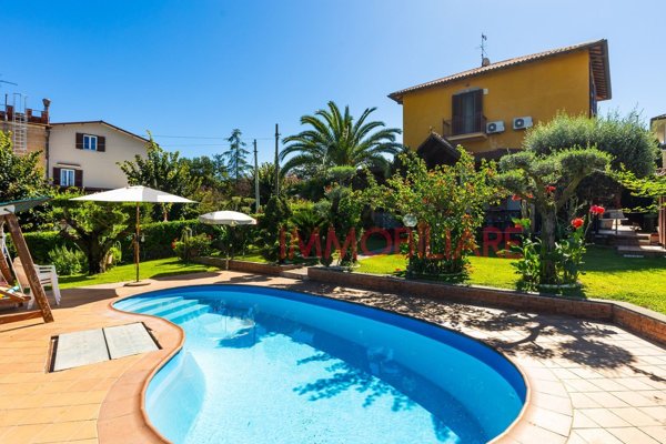 casa indipendente in vendita a Grottaferrata