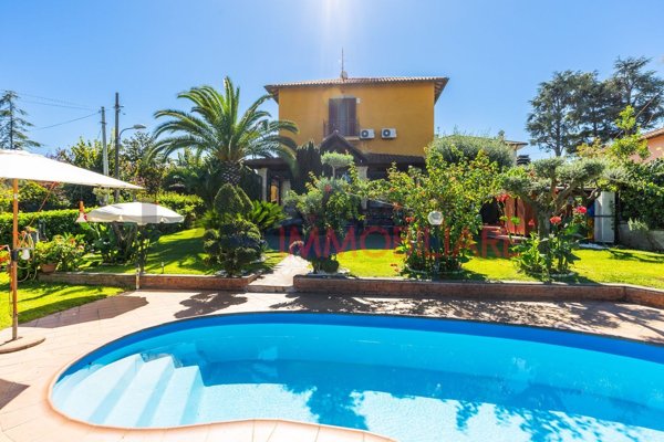 casa indipendente in vendita a Grottaferrata