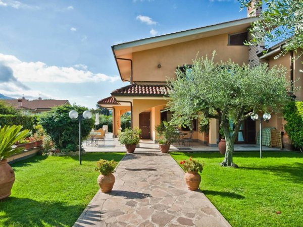 casa indipendente in vendita a Grottaferrata