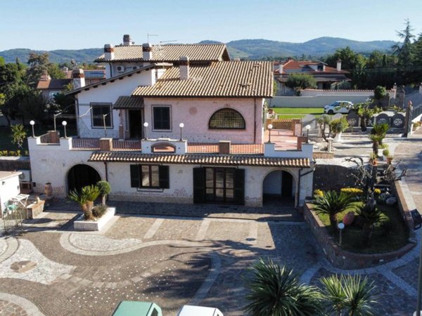 casa indipendente in vendita a Grottaferrata