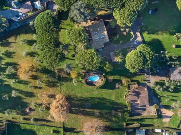 casa indipendente in vendita a Grottaferrata