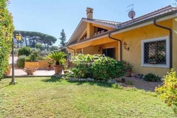 casa indipendente in vendita a Grottaferrata