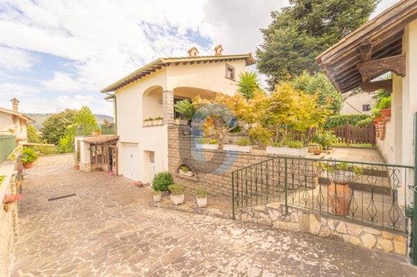 casa indipendente in vendita a Grottaferrata