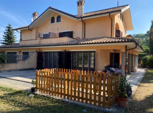 casa indipendente in vendita a Grottaferrata