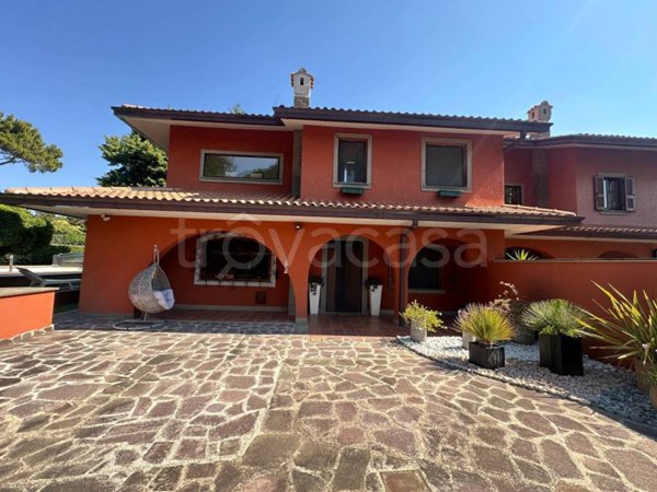 casa indipendente in vendita a Grottaferrata