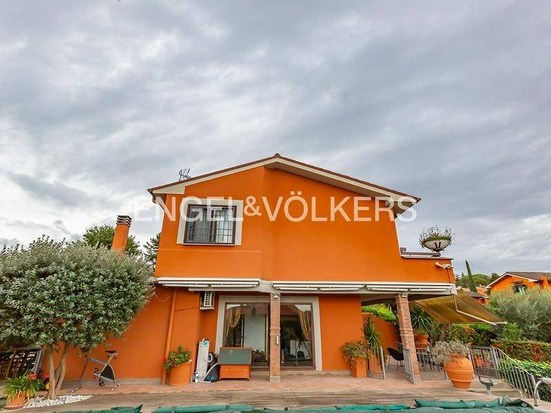 casa indipendente in vendita a Grottaferrata